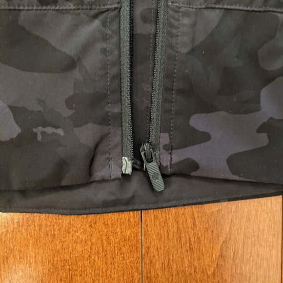 Lululemon pack it up women's jacket in camo in size 4 - Picture 13 of 13